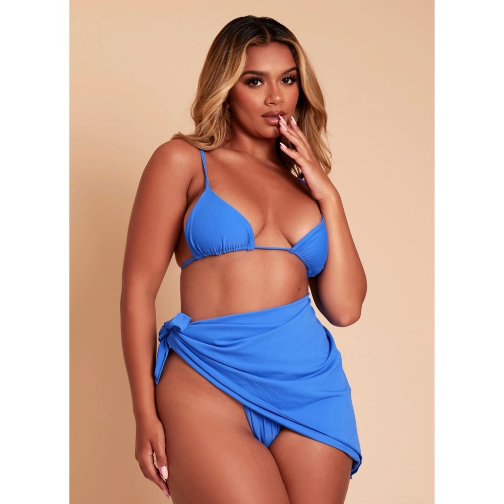 💥SOLD💥 blue bikini & sarong set 🐠